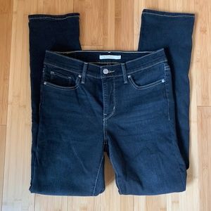 Levi's 312 Shaping Slim Jean
